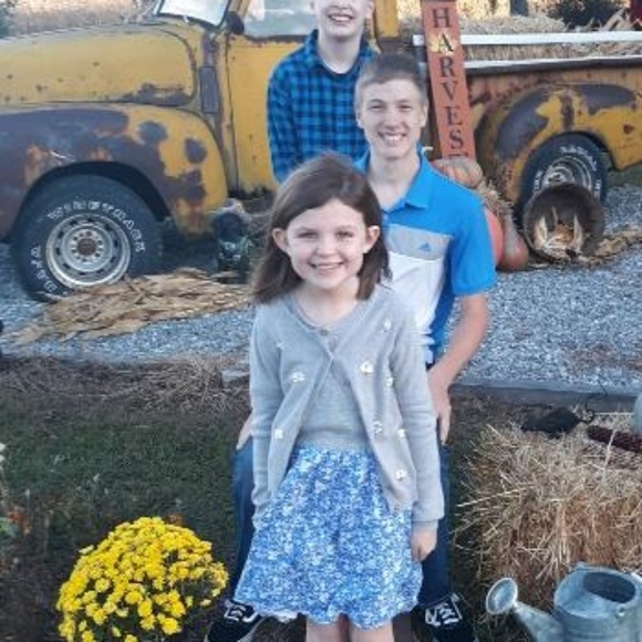 Meet your Posher, Robyn - Picture 1 of 1